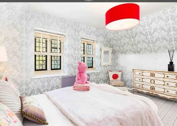 Piglet Lodge